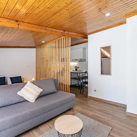 Wake Up With The Sea Breeze- House With Pool Ap1 Apartament Lavra