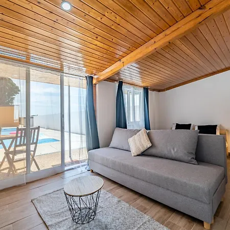 Wake Up With The Sea Breeze- House With Pool Ap1 Apartament