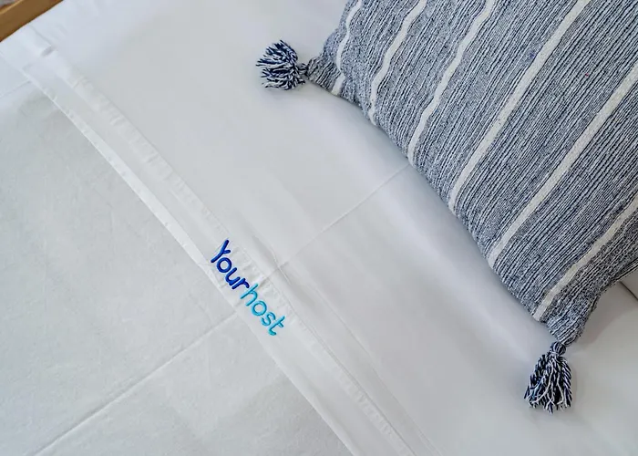 Wake Up With The Sea Breeze- House With Pool Ap1 Appartement