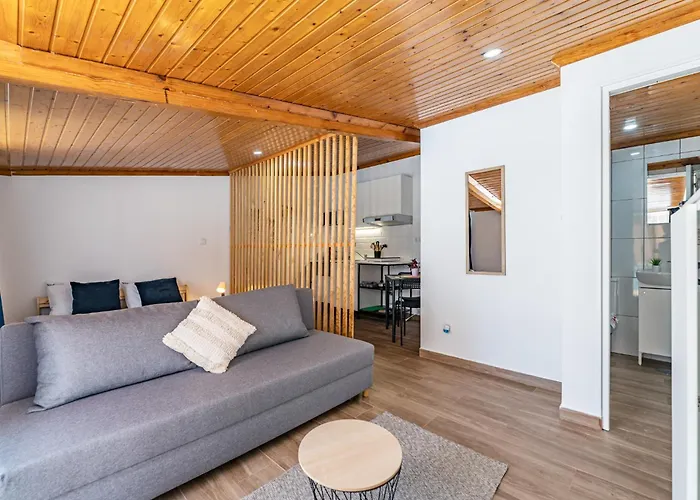 Wake Up With The Sea Breeze- House With Pool Ap1 Appartement Lavra